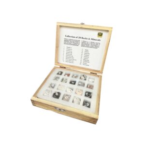 COLLECTION OF 20 ROCKS AND MINERALS (10+10)